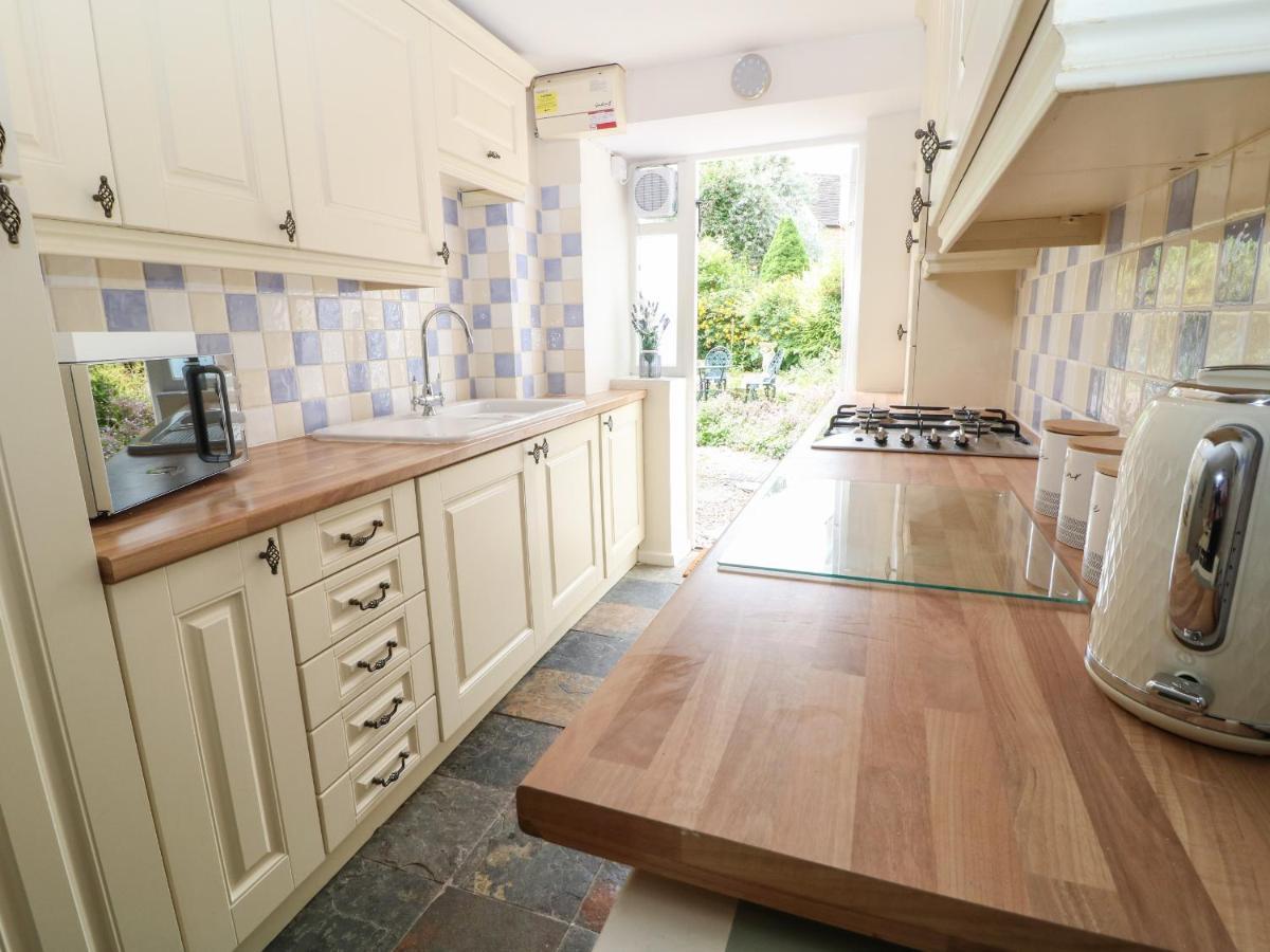 Tuesday Cottage Bourton-on-the-Water Extérieur photo